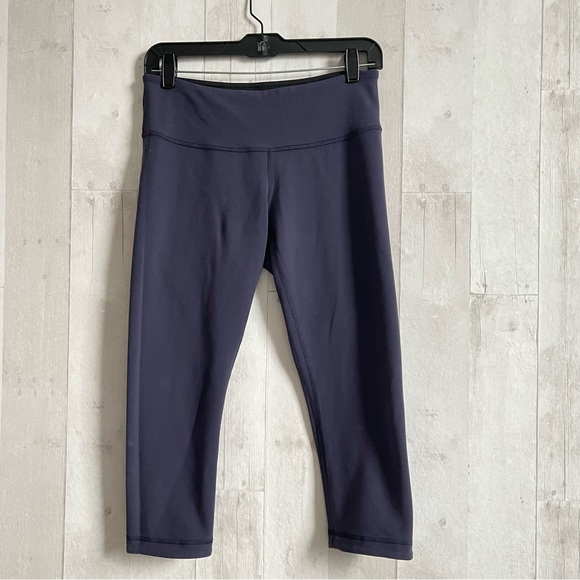 Lululemon reversible black eggplant crop Midrise leggings size 8 - Picture 3 of 4